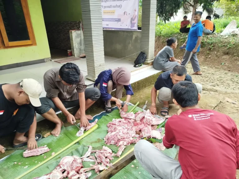 Penyembelihan Daging Qurban 2 (2)