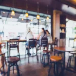 Ngopinya Bareng, Tapi Pada Sibuk Sendiri-Sendiri