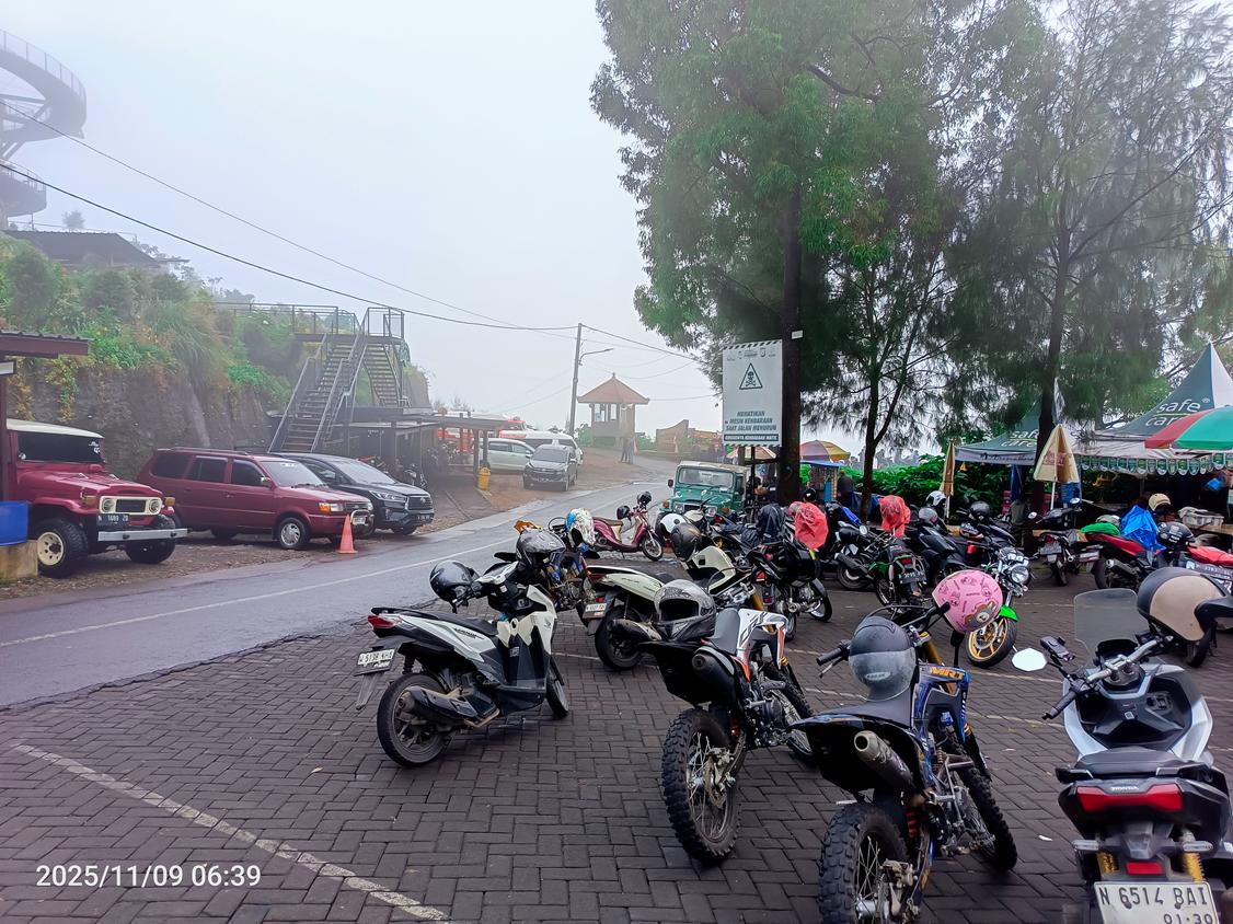 Parkiran Masuk Gunung Bromo dari Gubugklakah