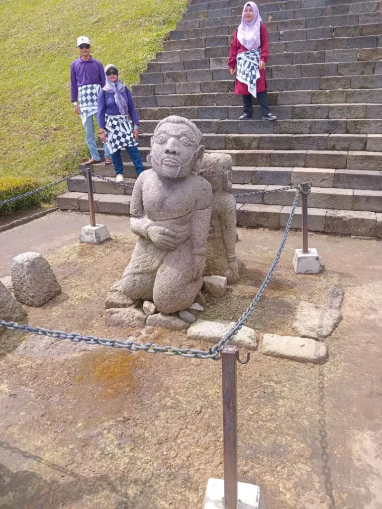 photo_6087019465590639540_y