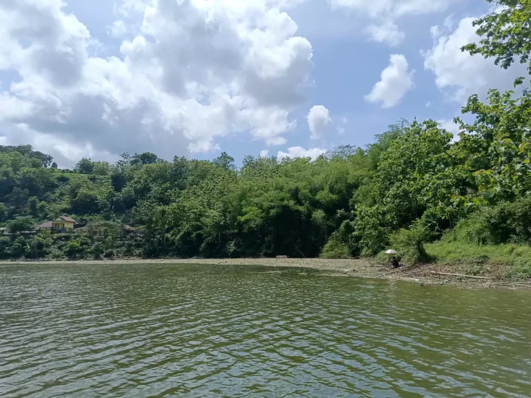 Tempat Asri Waduk Bendo