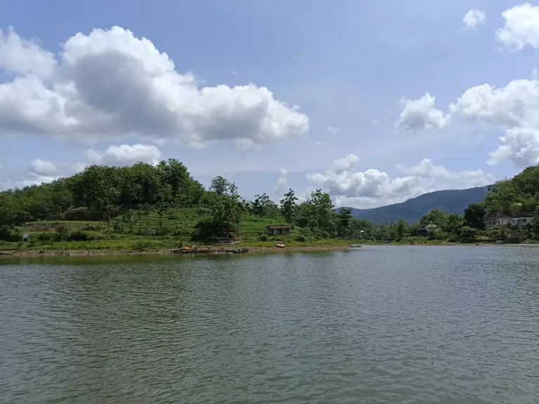 View Menawan Waduk Bendo