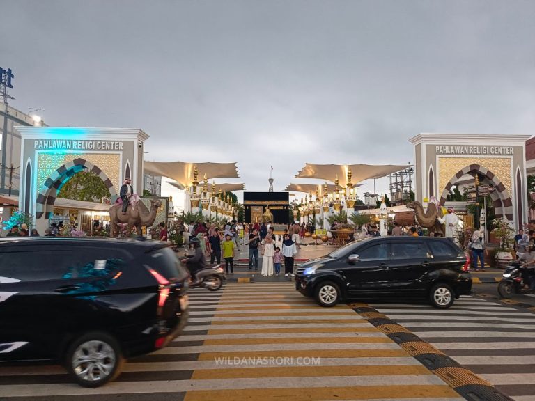 Pahlawan Street Center Madiun Momen Lebaran